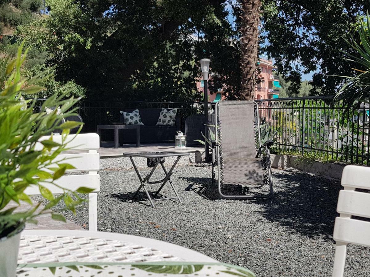 Garden Apartment Celle Ligure Eksteriør billede